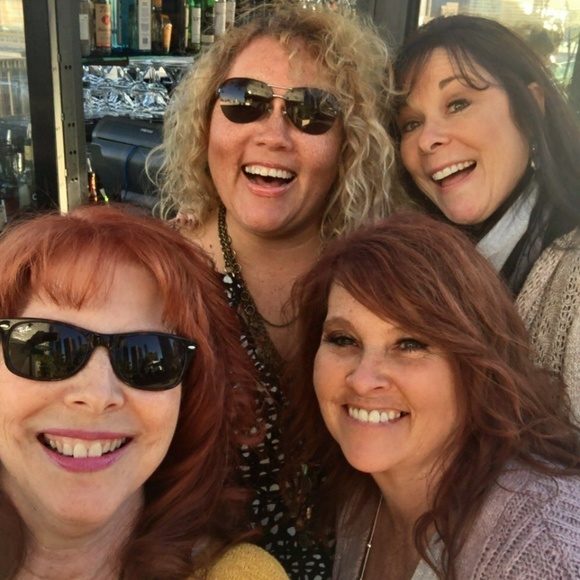 Welcome to my Closet! - Picture 4 of 8